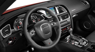 
Dcouvrez l'intrieur de l'Audi RS5 (2010).
 